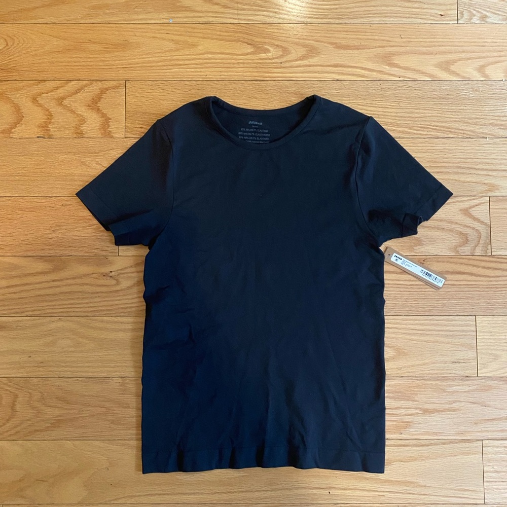 NWT SKIMS SOFT SMOOTHING SEAMLESS TEE SHIRT